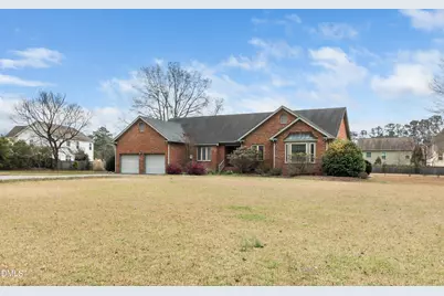 609 W Academy Street, Fuquay-Varina, NC 27526 - Photo 1