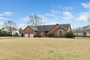 609 W Academy St, Fuquay-Varina, NC 27526 - Photo 1