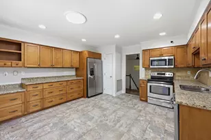 1108 Paine Ct, Raleigh, NC 27609 - Photo 9