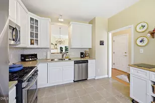 306 Vinca Cir, Cary, NC 27513 - Photo 5