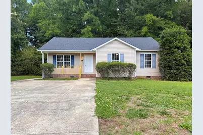 11 N Carolina Avenue, Benson, NC 27504 - Photo 1
