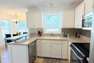 2100 Bridgeport Cir, Sanford, NC 27330 - Photo 9