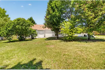 105 Stockbridge Drive, Selma, NC 27576 - Photo 3