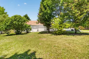 105 Stockbridge Dr, Selma, NC 27576 - Photo 3