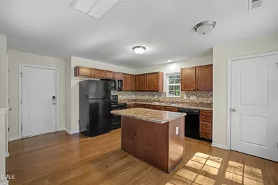 2924 Smooth Stone Trail, Raleigh, NC 27610 - Photo 9