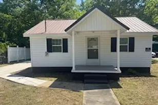 328 N Keith St, Saint Pauls, NC 28384 - Photo 1