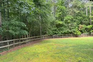 105 Perry Ln, Zebulon, NC 27597 - Photo 9