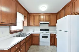 215 E Vance St, Zebulon, NC 27597 - Photo 11