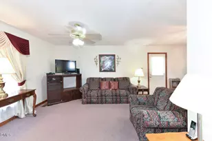 215 E Vance St, Zebulon, NC 27597 - Photo 7