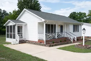 215 E Vance St, Zebulon, NC 27597 - Photo 3