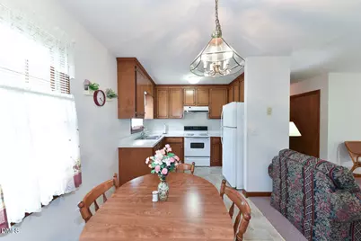 215 E Vance Street, Zebulon, NC 27597 - Photo 9