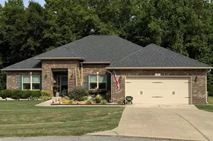 44 Drake Dr, Benson, NC 27504 - Photo 1