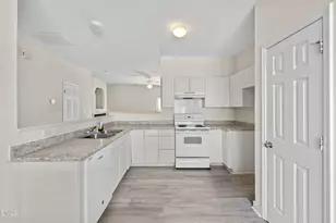 8309 Glenwood Springs Ct, Raleigh, NC 27616 - Photo 3