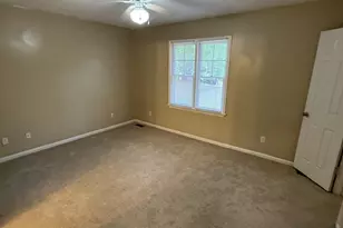 925 Hearthridge Ct, Raleigh, NC 27609 - Photo 3