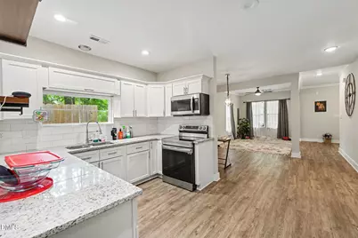 425 E Stallings Street, Clayton, NC 27520 - Photo 15