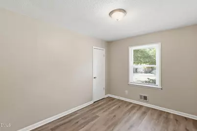 113 E Franklin Street, Zebulon, NC 27597 - Photo 11