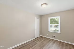 113 E Franklin St, Zebulon, NC 27597 - Photo 11