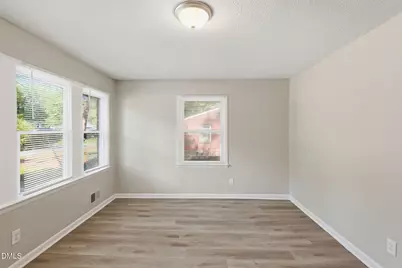 113 E Franklin Street, Zebulon, NC 27597 - Photo 9