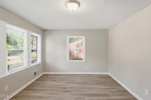 113 E Franklin St, Zebulon, NC 27597 - Photo 9