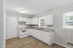 113 E Franklin St, Zebulon, NC 27597 - Photo 7