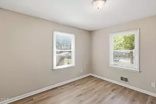 113 E Franklin St, Zebulon, NC 27597 - Photo 13