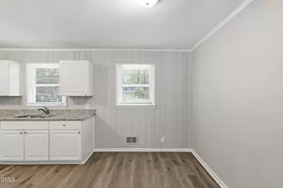 113 E Franklin Street, Zebulon, NC 27597 - Photo 15