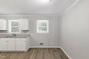 113 E Franklin St, Zebulon, NC 27597 - Photo 15
