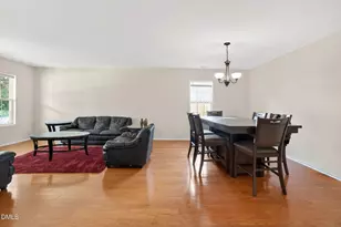 1012 Breeze Ln, Clayton, NC 27520 - Photo 9