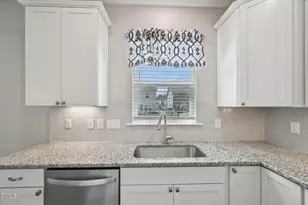 256 Summer Ranch Dr, Fuquay-Varina, NC 27526 - Photo 7