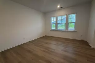 611 Contento Ct, Sanford, NC 27330 - Photo 5