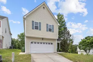 693 Citrus Petal Rd, Fuquay-Varina, NC 27526 - Photo 3