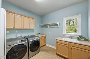 310 Weycroft Grant Dr, Cary, NC 27519 - Photo 19