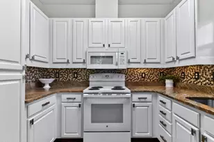 1700 Tiffany Bay Ct, Raleigh, NC 27609 - Photo 9