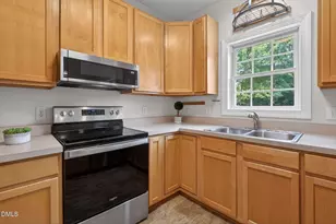 108 Grassy Ridge Ct, Apex, NC 27502 - Photo 7