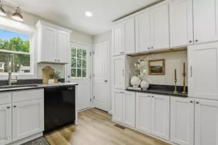 707 Dickens St, Roxboro, NC 27573 - Photo 15