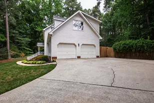 104 Larkwood Ln, Cary, NC 27518 - Photo 5