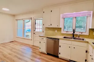 737 Lakeview Dr, Henderson, NC 27536 - Photo 9