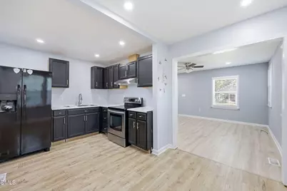 427 N Clark Street, Henderson, NC 27536 - Photo 9