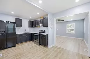 427 N Clark St, Henderson, NC 27536 - Photo 9
