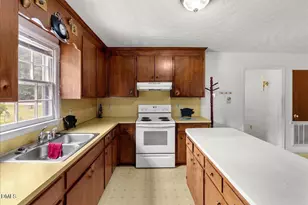 311 Farley Cir, Roanoke Rapids, NC 27870 - Photo 17