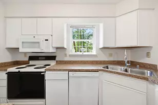 381 Summerwalk Cir, Chapel Hill, NC 27517 - Photo 13