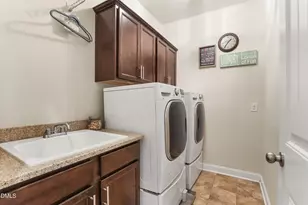 225 Brook Manor Ct, Cary, NC 27513 - Photo 31