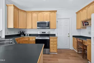 1702 Ashbark Ct, Apex, NC 27502 - Photo 7