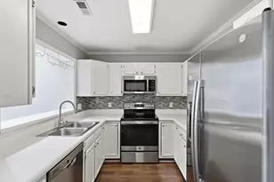 314 Riverwalk Cir, Cary, NC 27511 - Photo 9
