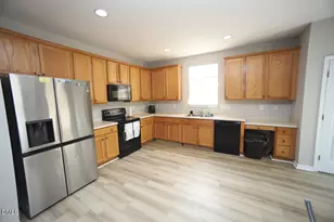 2718 Summer Stream Dr, Raleigh, NC 27610 - Photo 5