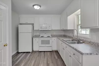 416 Creekbluffs Drive, Fuquay Varina, NC 27526 - Photo 17