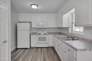 416 Creekbluffs Dr, Fuquay Varina, NC 27526 - Photo 17