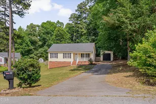 416 Creekbluffs Dr, Fuquay Varina, NC 27526 - Photo 3