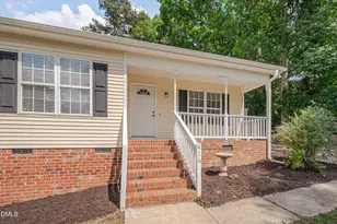 416 Creekbluffs Dr, Fuquay Varina, NC 27526 - Photo 5