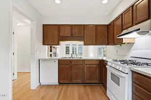 5932 Carmel Ln, Raleigh, NC 27609 - Photo 11